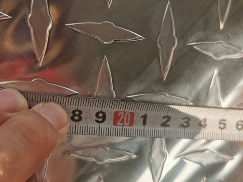 指針型花紋鋁板廠家- 專業(yè)生產(chǎn)和批發(fā)指針型花紋鋁板(圖3) 指針型花紋鋁板圖片-01.jpg