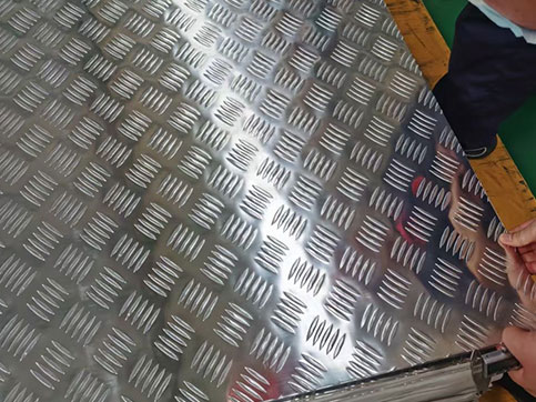 5052花紋鋁板廠家銷(xiāo)售-支持定制批發(fā)價(jià)格低品質(zhì)穩(wěn)定(圖3) 5052花紋鋁板圖片-01.jpg